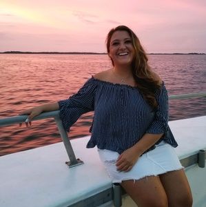 Meet your Posher, Alexandra